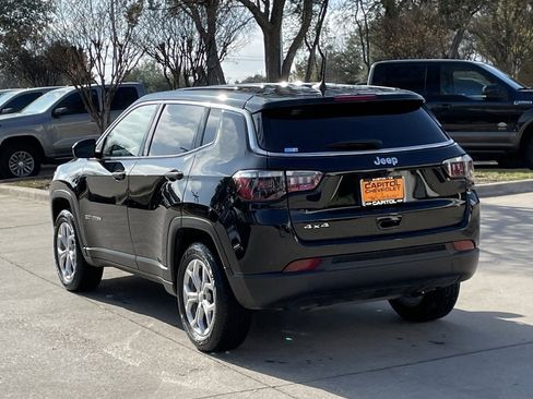 Used 2024 Jeep Compass Sport image 4