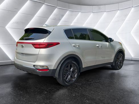 Used 2022 Kia Sportage LX w/ LX FWD Value Edition Package image 5