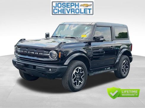 Used 2023 Ford Bronco Outer Banks AWD/4WD image 2