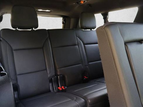 Used 2022 Chevrolet Suburban Z71 w/ Luxury Package AWD/4WD image 29