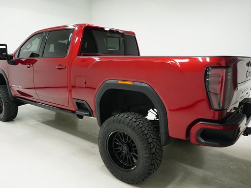 Used 2024 GMC Sierra 2500 AT4 w/ AT4 Preferred Package AWD/4WD image 4