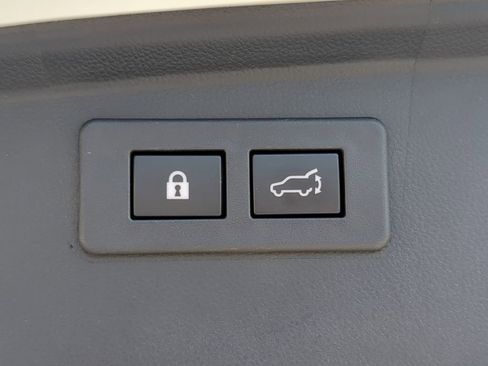 Used 2022 Subaru Outback Touring XT w/ Tech Package 3 AWD/4WD image 10