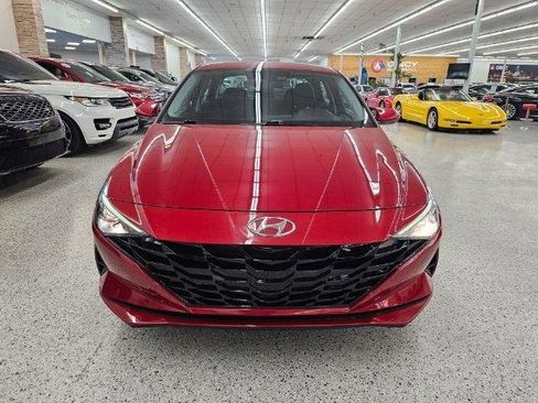 Used 2023 Hyundai Elantra SEL w/ Convenience Package image 2