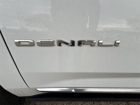 Certified 2022 GMC Yukon XL Denali w/ Denali Ultimate Package image 32