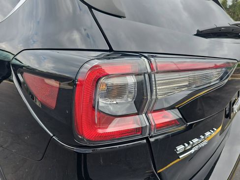Used 2024 Subaru Outback Premium AWD/4WD image 31