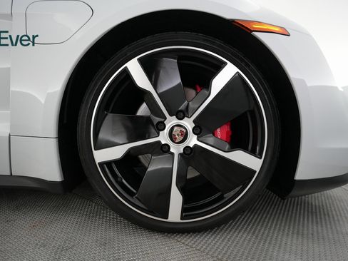 Used 2021 Porsche Taycan 4S w/ Premium Package image 20