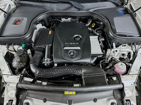 Used 2019 Mercedes-Benz GLC 350e 4MATIC image 32