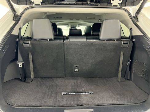Used 2023 Toyota Highlander XLE image 24
