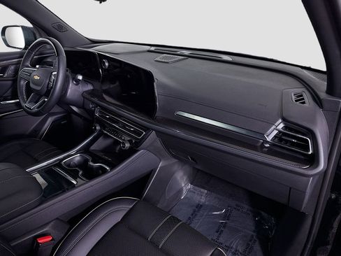 Certified 2025 Chevrolet Traverse High Country w/ LPO, Floor Liner Package image 30