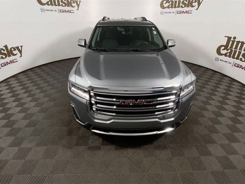 Used 2023 GMC Acadia SLE w/ Driver Convenience Package image 3