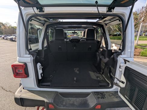 Certified 2022 Jeep Wrangler Unlimited Rubicon w/ Steel Bumper Group image 14