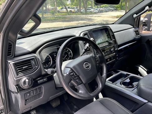 Used 2023 Nissan Titan SV w/ SV Convenience Package RWD image 14