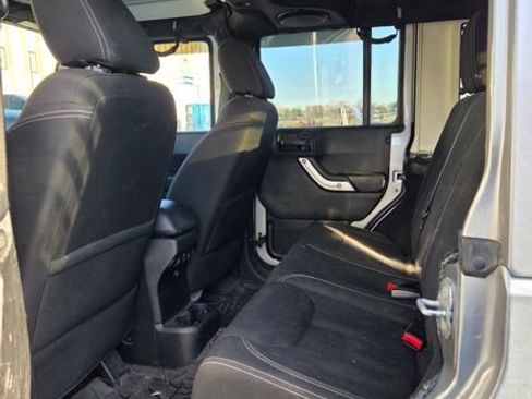 Used 2014 Jeep Wrangler Unlimited Sahara w/ Connectivity Group AWD/4WD image 1