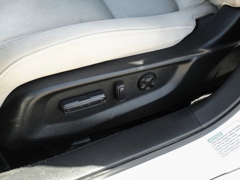 Used 2018 Honda Accord EX image 40