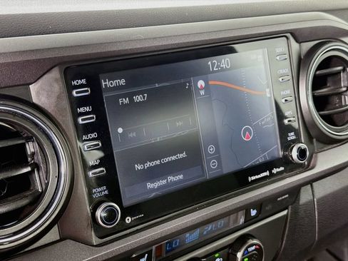Used 2020 Toyota Tacoma TRD Sport AWD/4WD image 15