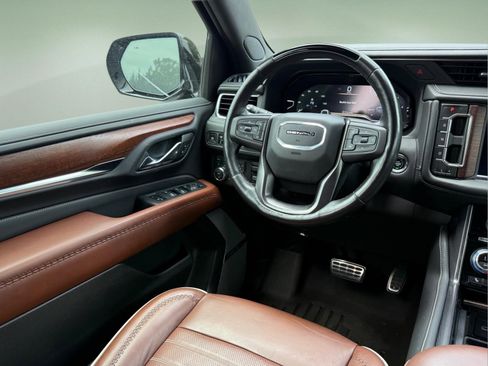 Used 2023 GMC Yukon Denali Ultimate AWD/4WD image 19