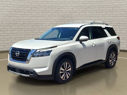 Used 2023 Nissan Pathfinder SL