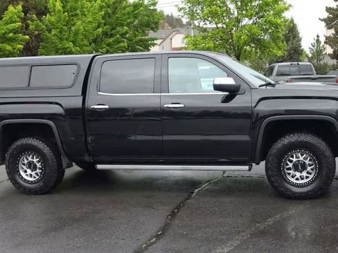 Used 2018 GMC Sierra 1500 Denali w/ Denali Ultimate Package AWD/4WD image 2