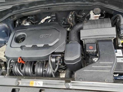 Used 2017 Hyundai Santa Fe Sport FWD image 18