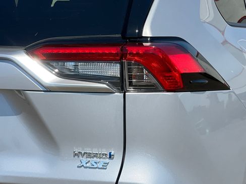 Used 2020 Toyota RAV4 XSE w/ XSE Grade Weather Package AWD/4WD image 32