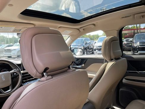 Used 2020 Lincoln Corsair AWD w/ Premium Package image 13