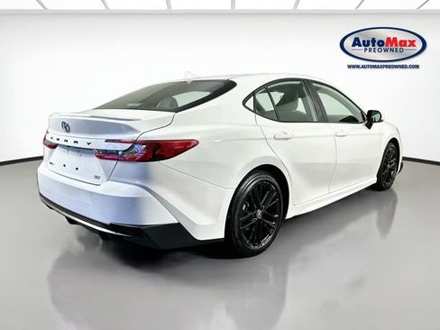 Used 2025 Toyota Camry SE FWD image 2