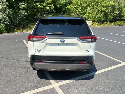 Used 2021 Toyota RAV4 XSE AWD/4WD image 4