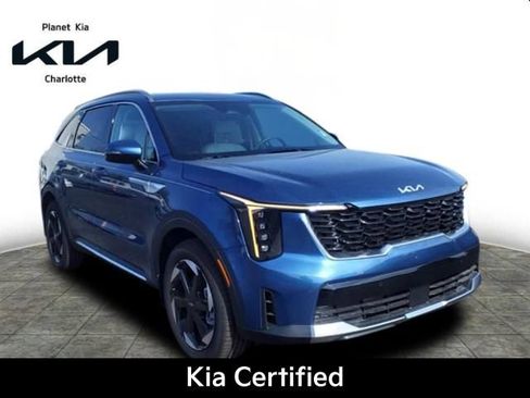 Certified 2025 Kia Sorento EX AWD/4WD image 1