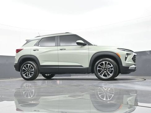 New 2026 Chevrolet TrailBlazer LT w/ Convenience Package FWD image 44