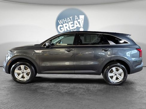 Used 2023 Kia Sorento LX AWD/4WD image 7