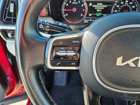 Used 2022 Kia Sorento S AWD/4WD image 19