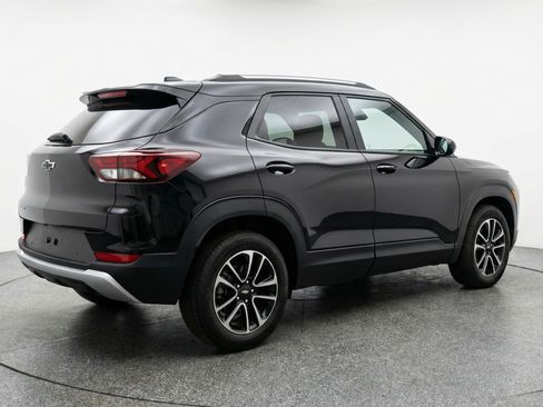 Used 2025 Chevrolet TrailBlazer LT image 9