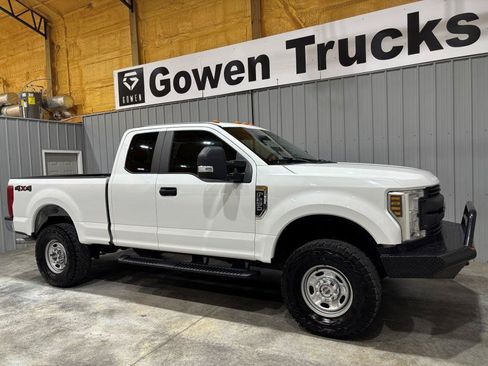 Used 2019 Ford F250 XL w/ XL Value Package AWD/4WD image 3