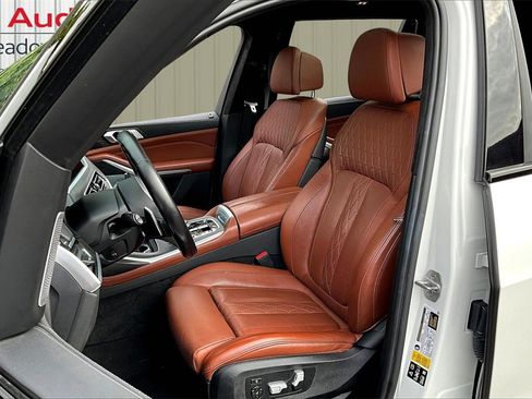Used 2022 BMW X7 M50i image 21