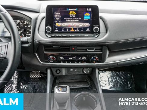 Used 2025 Nissan Rogue SV FWD image 38