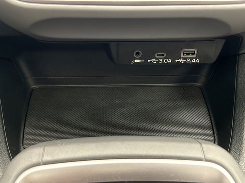 Used 2025 Subaru Crosstrek 2.0i Premium AWD/4WD image 15