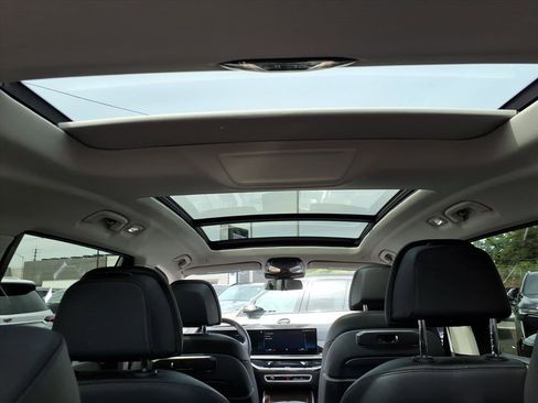 Used 2023 BMW X7 xDrive40i w/ Parking Assistance Package image 16