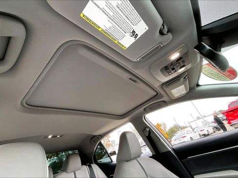 Certified 2022 Toyota Camry SE image 13