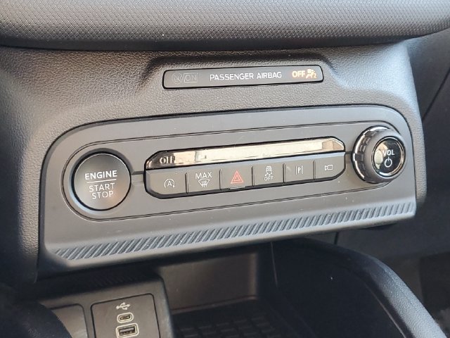 Certified 2025 Ford Bronco Sport Outer Banks w/ Outer Banks Tech Package+ AWD/4WD image 28