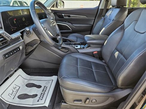 Used 2023 Kia Telluride EX w/ EX Captain's Chair Package image 8