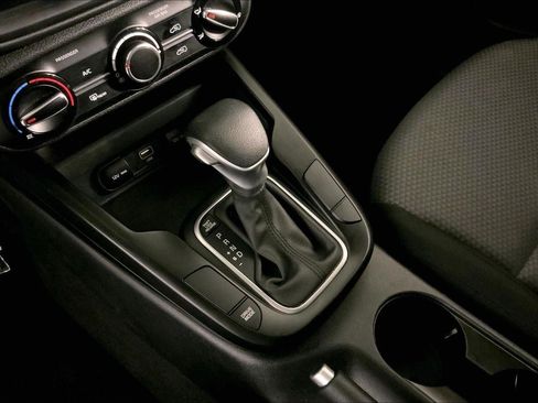 Used 2025 Kia Soul LX w/ LX Technology Package image 17