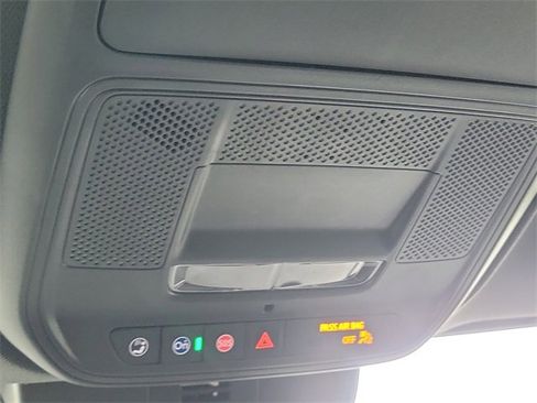 Certified 2024 Chevrolet Traverse LT image 17