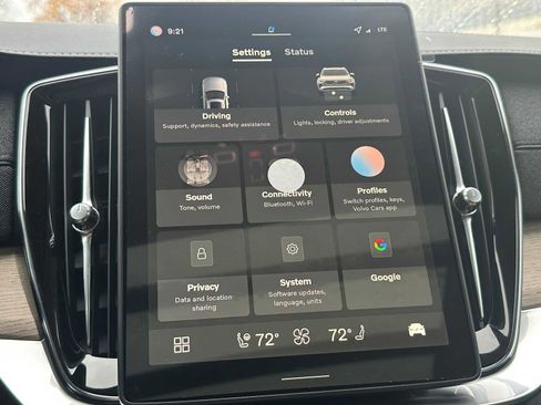 New 2026 Volvo XC90 B5 Core w/ Protection Package Premier image 31