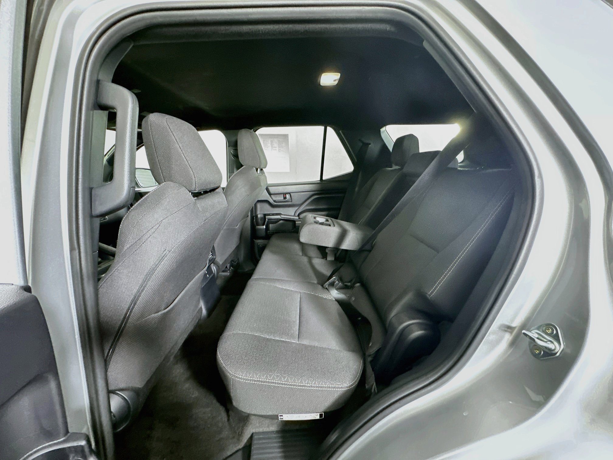 Used 2025 Toyota 4Runner SR5 AWD/4WD image 27