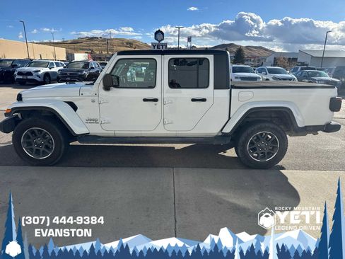 Used 2020 Jeep Gladiator Overland image 6