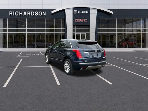 Used 2018 Cadillac XT5 Platinum w/ Driver Assist Package AWD/4WD image 3