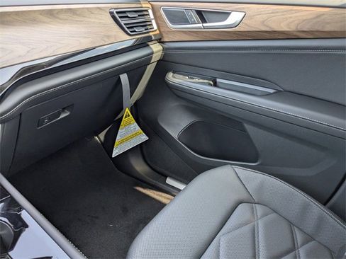 New 2026 Volkswagen Atlas SE image 18