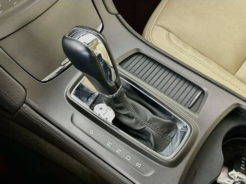Used 2016 Lincoln MKS AWD image 16