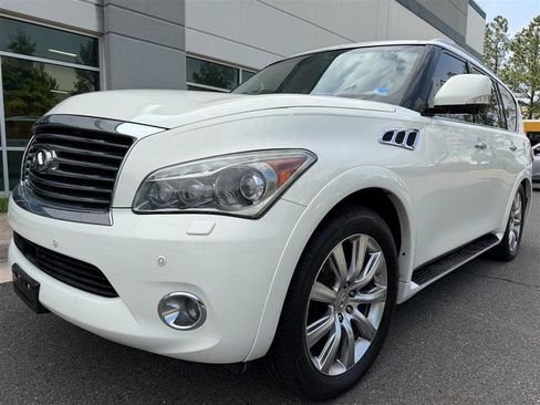 Used 2013 INFINITI QX56 4WD w/ Deluxe Touring Pkg image 2