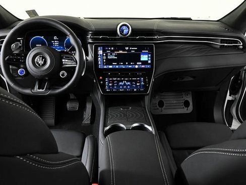 Used 2025 Maserati Grecale Modena image 5